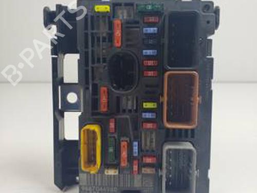 Zekeringkast PEUGEOT 407 (6D_) 2.0 HDi 135 (6DRHRH, 6DRHRE, 6DRHRG, 6DRHRJ) (136 hp) 30694303