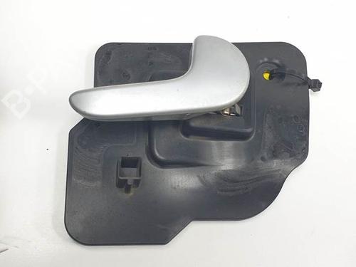 Used Front right interior door handle OPEL MERIVA A MPV (X03) 1.3 CDTI (E75) (69 hp) 15682303