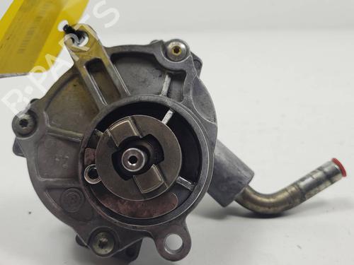 Used Vacuum pump Vacuum pump MERCEDES-BENZ E-CLASS (W210) E 220 CDI (210.006) (125 hp) 35749304 35749304