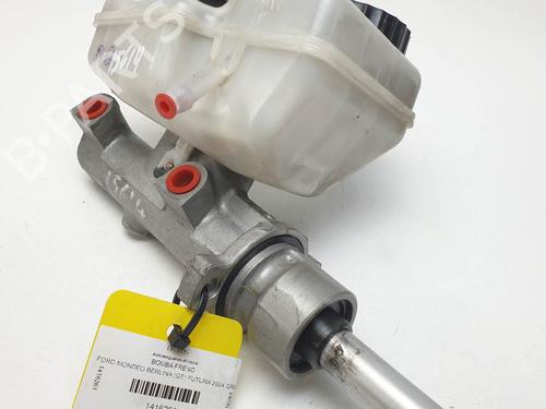 Used Brake master cylinder Brake master cylinder FORD MONDEO III Saloon (B4Y) 2.0 16V TDDi / TDCi (115 hp) 26203675 26203675