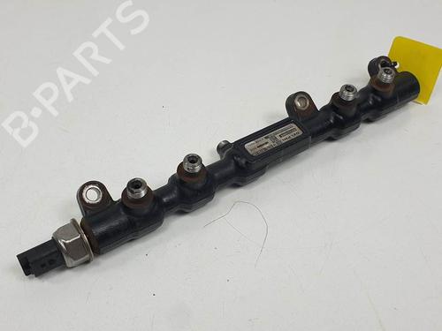 Used Injection rail Injection rail 13644880 13644880