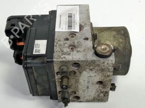 Used ABS pump NISSAN X-TRAIL I (T30) 2.2 DCi FWD (114 hp) 6847712