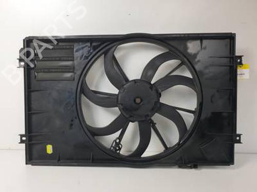Used Radiator fan SEAT LEON (1P1) 1.9 TDI (105 hp) 30525304