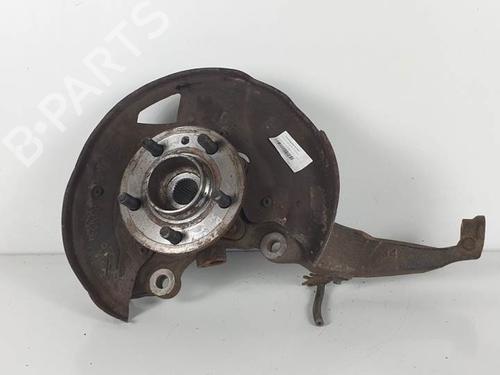 Used Left front steering knuckle LAND ROVER DISCOVERY III (L319) 2.7 TD 4x4 (190 hp) 6847400