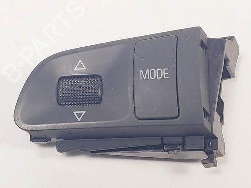 Used Steering wheel controls Steering wheel controls AUDI Q7 (4LB) 3.0 TDI quattro (233 hp) 19302812 19302812