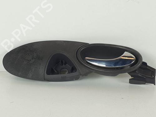 Højre fortil invendig håndtag Højre fortil invendig håndtag MERCEDES-BENZ A-CLASS (W168) A 170 CDI (168.008) (90 hp) 14933229 14933229