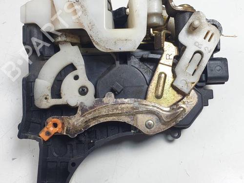 Rear right lock MITSUBISHI GRANDIS (NA_W) 2.0 DI-D (NA8W) | BP29763094C99 