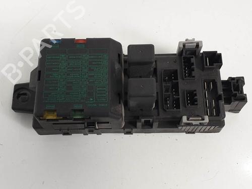 Used Fuse box Fuse box HYUNDAI SANTAMO 2.0 (105 hp) 6854494 6854494