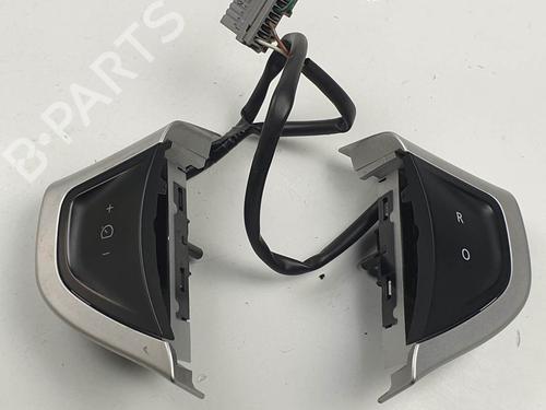 Used Steering wheel controls Steering wheel controls RENAULT KOLEOS I (HY_) 2.0 dCi 4x4 (HY0K) (150 hp) 24340986 24340986