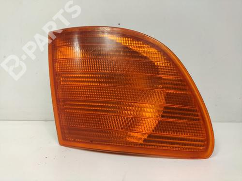 Used Right front indicator MERCEDES-BENZ VITO Van (W638) 110 D 2.3 (638.074, 638.078) (98 hp) 11710756