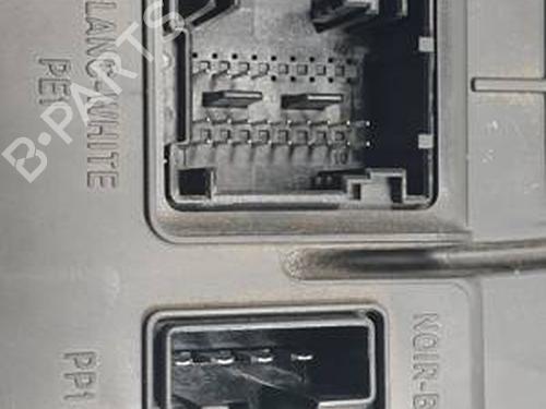 Caixa de fusíveis RENAULT MEGANE II (BM0/1_, CM0/1_) 2.0 dCi (BM1K, CM1K) | BP30763077E1