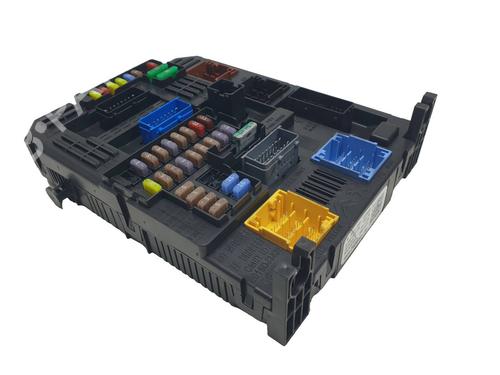 Used Fuse box Fuse box 38535594 38535594