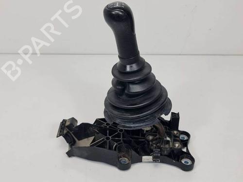 Used Gear lever FORD FIESTA V (JH_, JD_) 1.4 TDCi (68 hp) 7406564