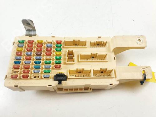 Used Fuse box Fuse box 24989238 24989238