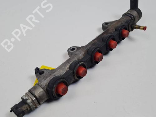 Used Injection rail Injection rail 38301056 38301056