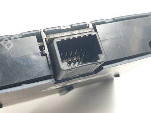 Switch LEXUS IS II (_E2_) 220d (ALE20) | BP30694282I30