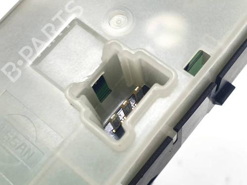 Left front window switch NISSAN QASHQAI I (J10, NJ10) 1.5 dCi | BP29321960I27 