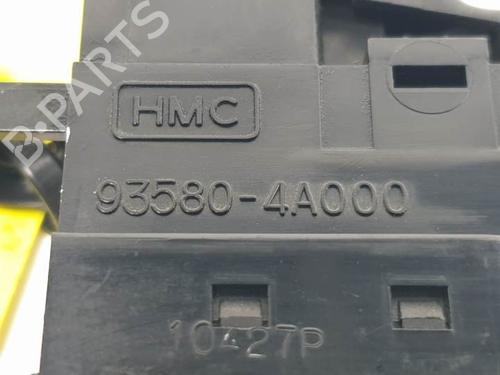 Right front window switch HYUNDAI H-1 / STAREX Bus (A1) 2.5 TD 4WD | BP11734679I26 