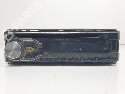 Used Radio Radio NISSAN TERRANO II (R20) 2.7 TDi 4WD (125 hp) 8930364 8930364