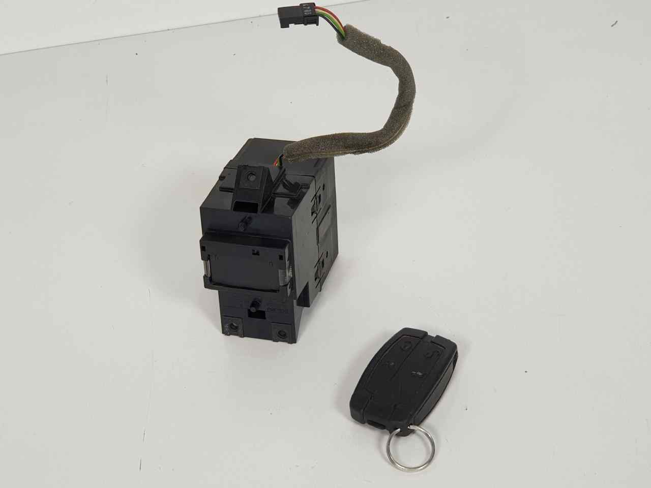 Ignition barrel LAND ROVER FREELANDER 2 (L359) 2.2 TD4 4x4 6870843 