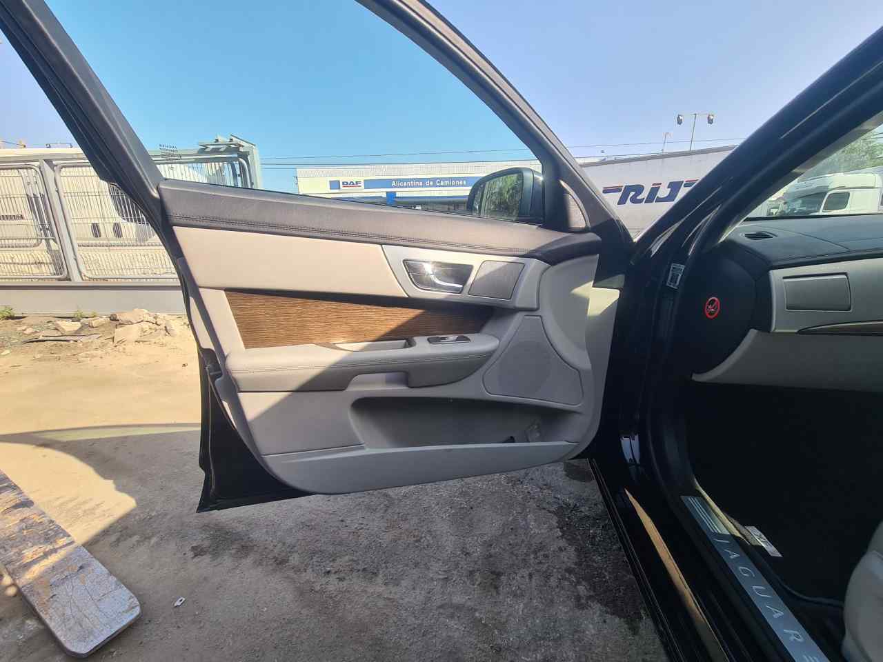 Right rear window switch JAGUAR XF (X250) 3.0 D AW9314717AB BParts