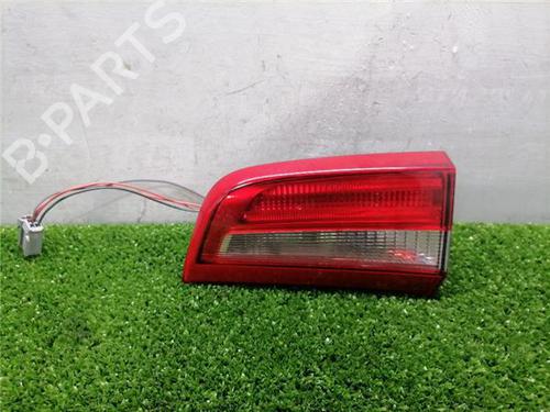 Używane Lampa tylna prawa VOLVO S60 II (134) D4 (163 hp) 32332520