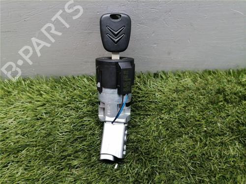 Comutador Comutador CITROËN C4 Picasso I MPV (UD_) 2.0 HDi 138 (136 hp) 35747199 35747199
