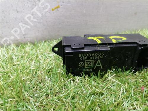 Right rear window switch MITSUBISHI LANCER VIII (CY_A, CZ_A) 2.0 DI-D (CY8A) | BP31901652I28
