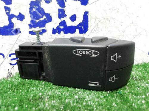 Used Switch RENAULT ESPACE IV (JK0/1_) 1.9 dCi (JK0U, JK0G) (120 hp) 31897470