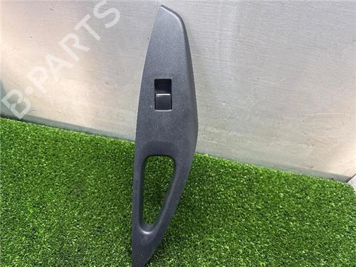 Used Left rear window switch TOYOTA COROLLA Saloon (_E21_) 1.8 VVTi Hybrid (ZWE211) (122 hp) 32690417