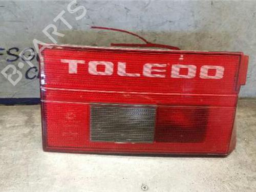 left-taillight-seat-toledo-i-1l2-1991-1992-1993-1994-1995-1996-1997-1998-1999-31891284 main image