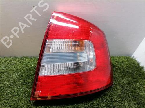 Højre baglygte SKODA OCTAVIA II (1Z3) 1.6 TDI (105 hp) 31894181