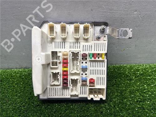 Used Fuse box RENAULT SCÉNIC II (JM0/1_) 1.6 16V (JM1R) (112 hp) 32223218