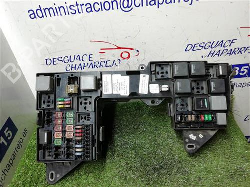 Used Fuse box JAGUAR XF I (X250) 2.7 D (207 hp) 31889980
