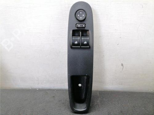 Mando elevalunas delantero izquierdo Mando elevalunas delantero izquierdo FIAT PUNTO EVO (199_) 1.3 D Multijet (199AXC1A, 199BXC1A, 199AXT1A, 199BXT1A) (75 hp) 34528511 34528511