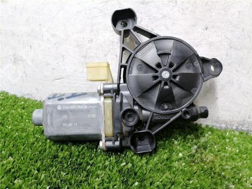 right-front-window-motor-seat-leon-st-5f8-2012-2013-2014-2015-2016-2017-2018-2019-2020-32716112 main image