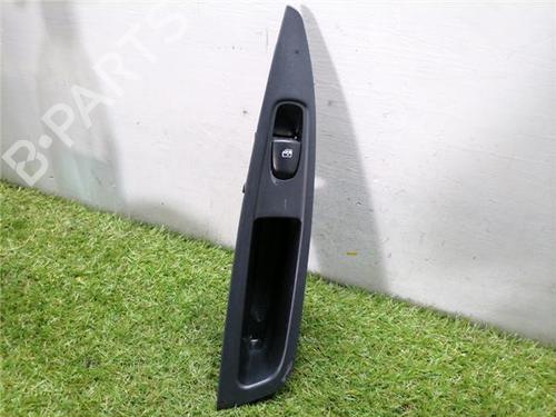 left-rear-window-switch-nissan-qashqai-ii-j11-j11_-2013-31901356 main image