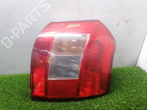 Used Right taillight TOYOTA COROLLA (_E12_) 2.0 D-4D (CDE120_, CDE120R) (90 hp) 32308011