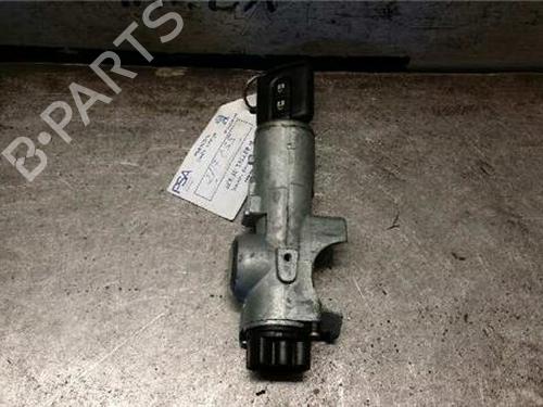 switch-nissan-almera-tino-v10-1998-1999-2000-2001-2002-2003-2004-2005-2006-31895766 main image