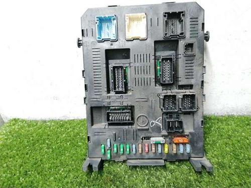 Used Fuse box Fuse box 36819790 36819790