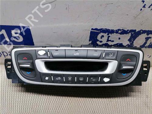 Used Climate control RENAULT MEGANE II (BM0/1_, CM0/1_) 1.9 dCi (131 hp) 31899844