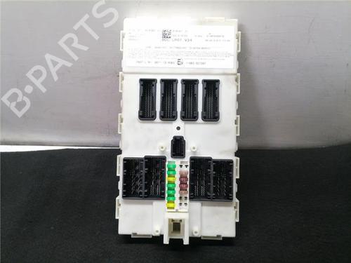 Used Fuse box BMW X1 (F48) sDrive 18 d (150 hp) 31911218