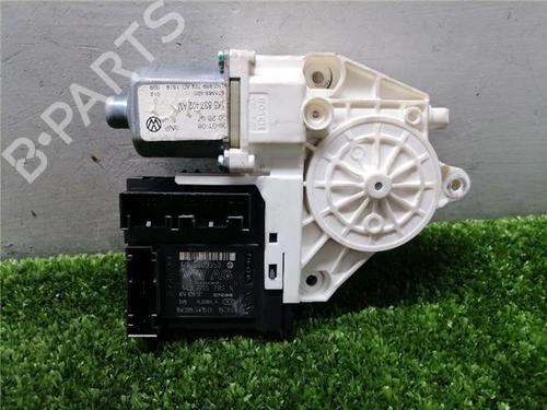 Used Right front window motor Right front window motor VW GOLF V Variant (1K5) 1.9 TDI (105 hp) 33248885 33248885
