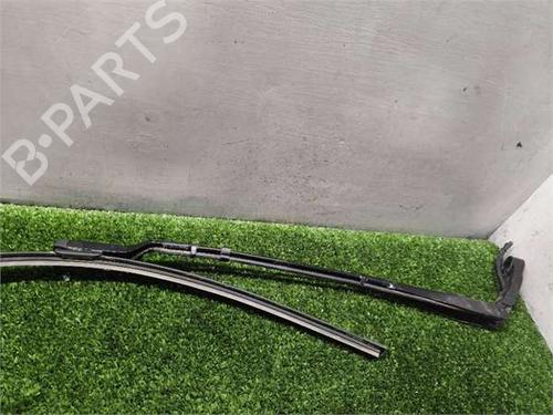 Used Front windshield wiper arm Front windshield wiper arm PEUGEOT 3008 II SUV (MC_, MR_, MJ_, M4_) 1.2 THP/ PureTech 130 (MRHNSM, MRHNSU, MRHNSJ, MRHNYW,... (131 hp) 34456416 34456416