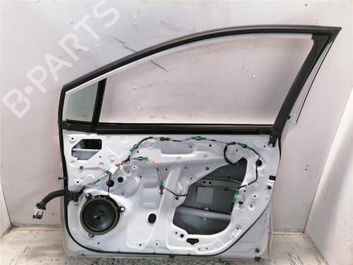 Right front door TOYOTA COROLLA Saloon (_E21_) 1.8 VVTi Hybrid (ZWE211) | BP32354210C3