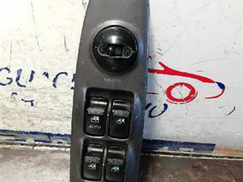 Used Left front window switch HYUNDAI ELANTRA III (XD) 1.6 (105 hp) 31896355