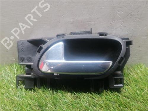 front-left-exterior-door-handle-peugeot-5008-0u_-0e_-2009-2010-2011-2012-2013-2014-2015-2016-2017-32821146 main image