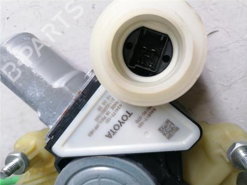 Andre TOYOTA COROLLA Saloon (_E21_) 1.8 VVTi Hybrid (ZWE211) | BP32377162O1