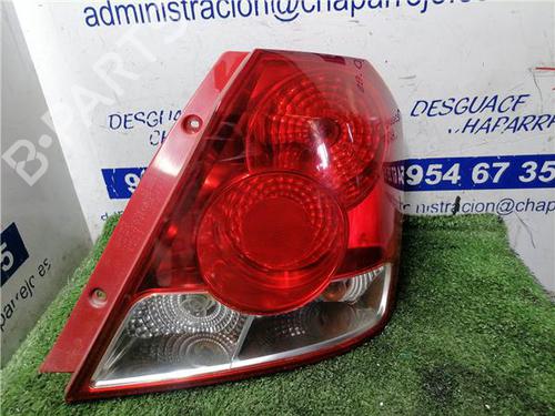 Feu arrière droit CHEVROLET AVEO / KALOS Hatchback (T200) 1.4 16V (94 hp) 31892566