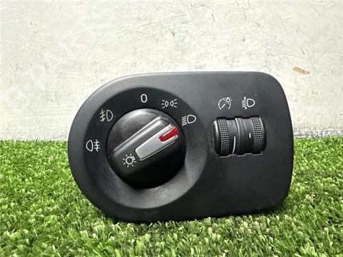 switch-seat-leon-1p1-2005-2006-2007-2008-2009-2010-2011-2012-2013-32690395 main image